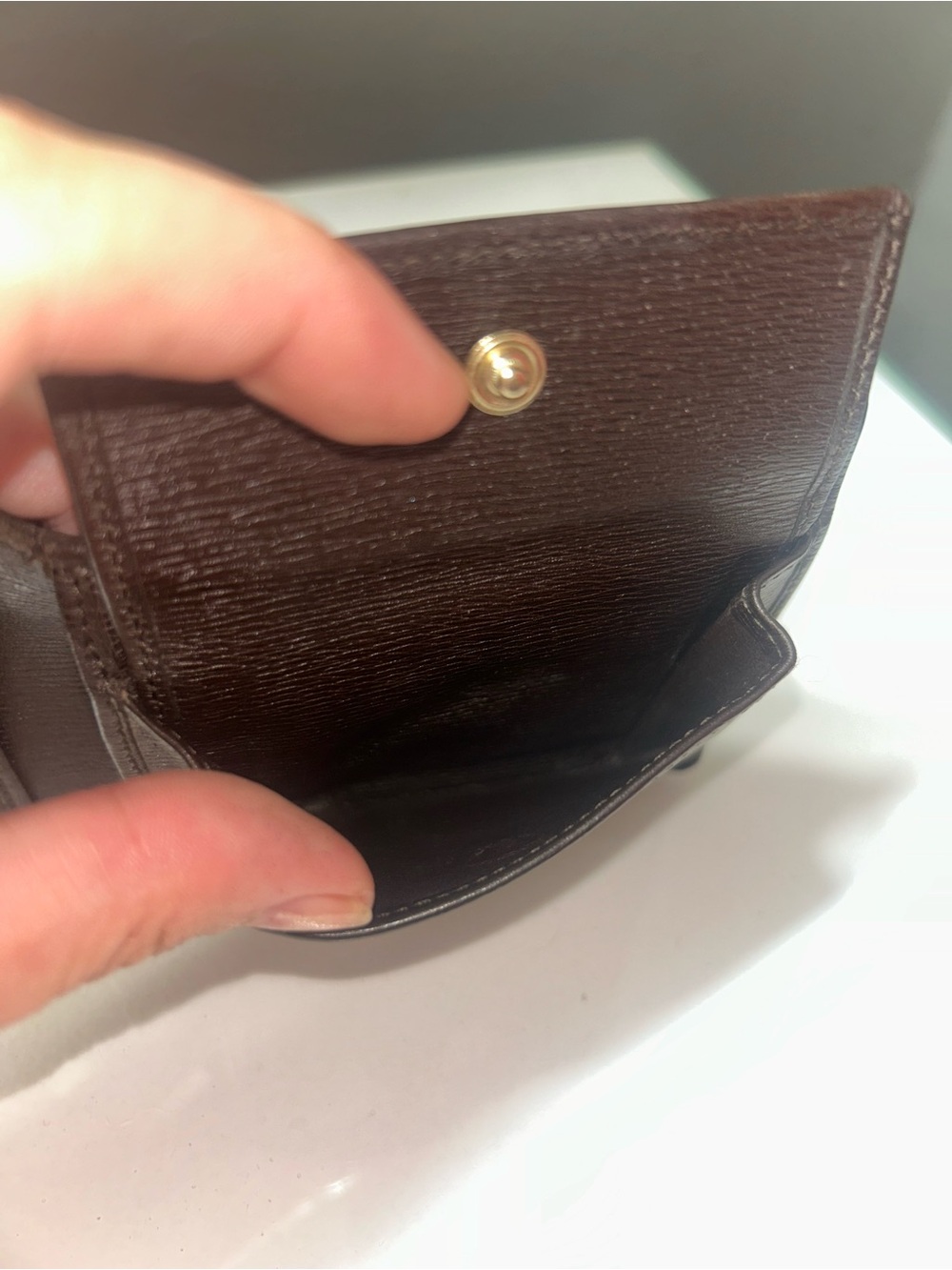 Vintage Gucci Dark Brown Leather G logo Bifold - Picture 8 of 15